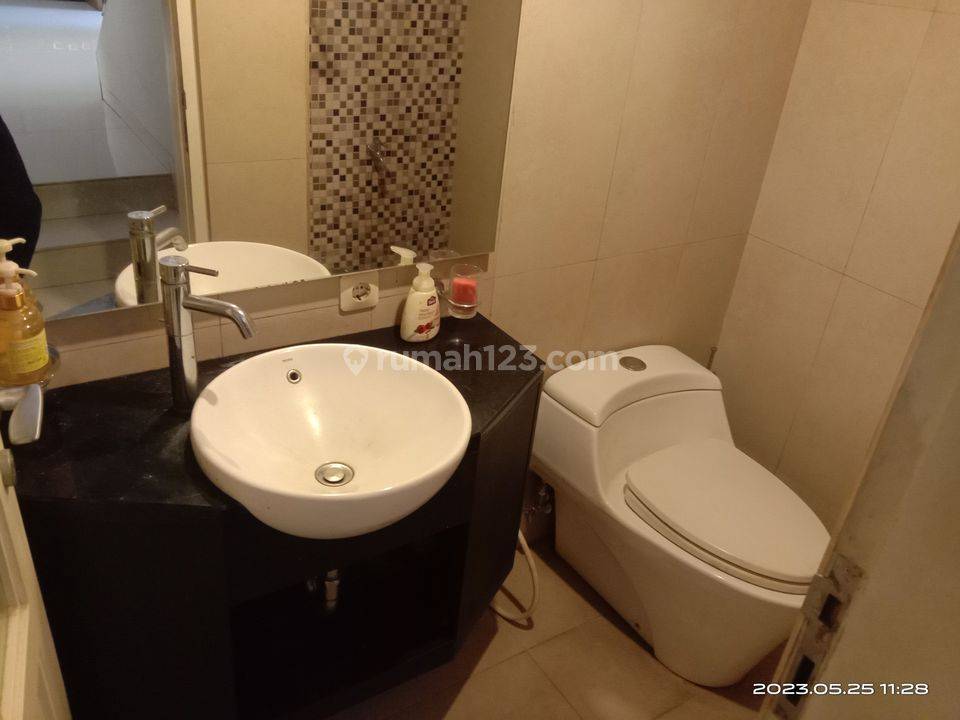 dijual-rumah-bagus-full-furnished-cluster-florence-kota-wisata-kota-wisata-bogor