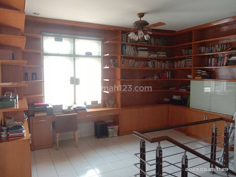dijual-rumah-bagus-full-furnished-cluster-florence-kota-wisata-kota-wisata-bogor