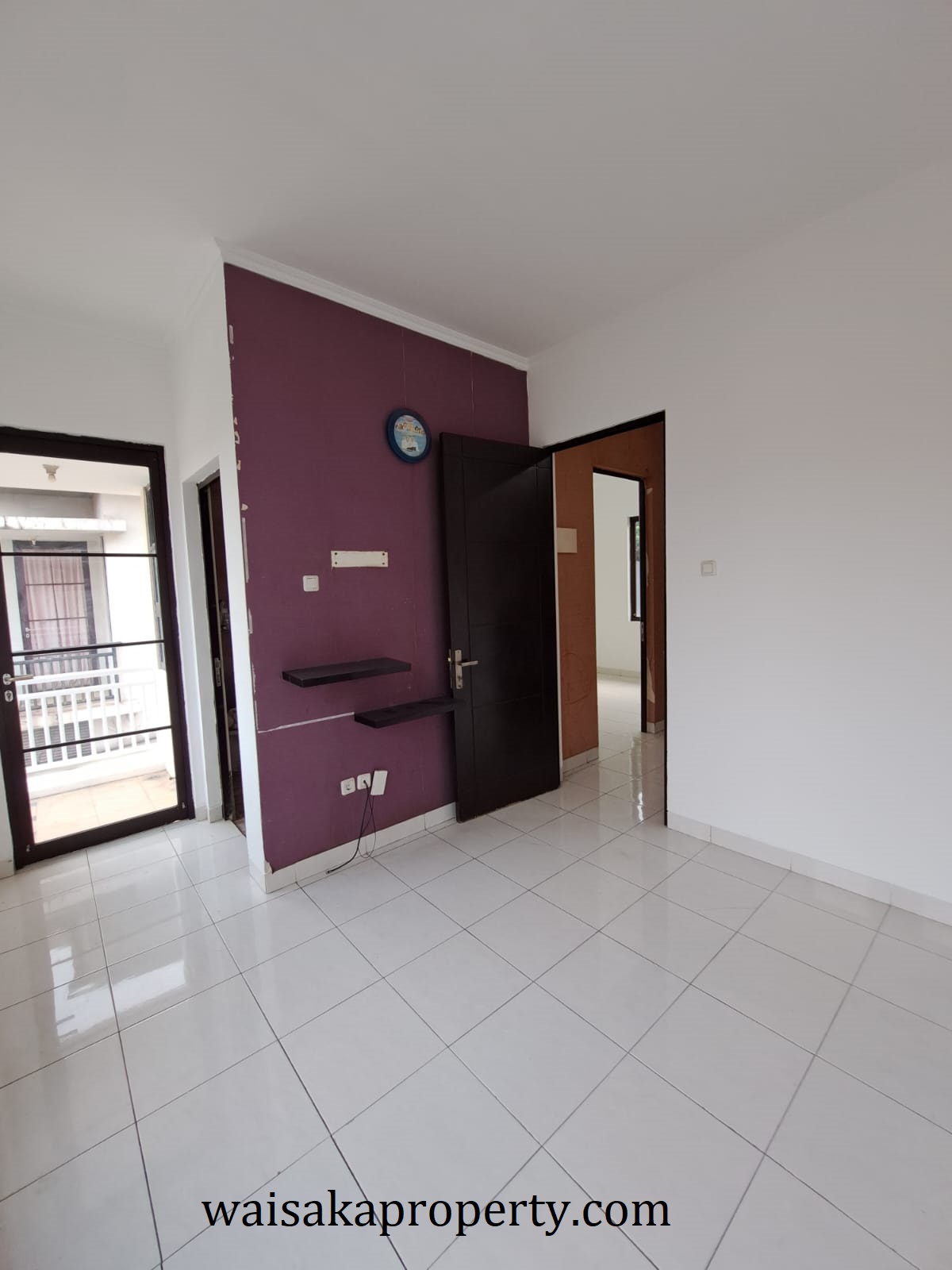 rumah-dijual-di-legenda-wisata-2-lt-siap-huni-sudah-renovasi